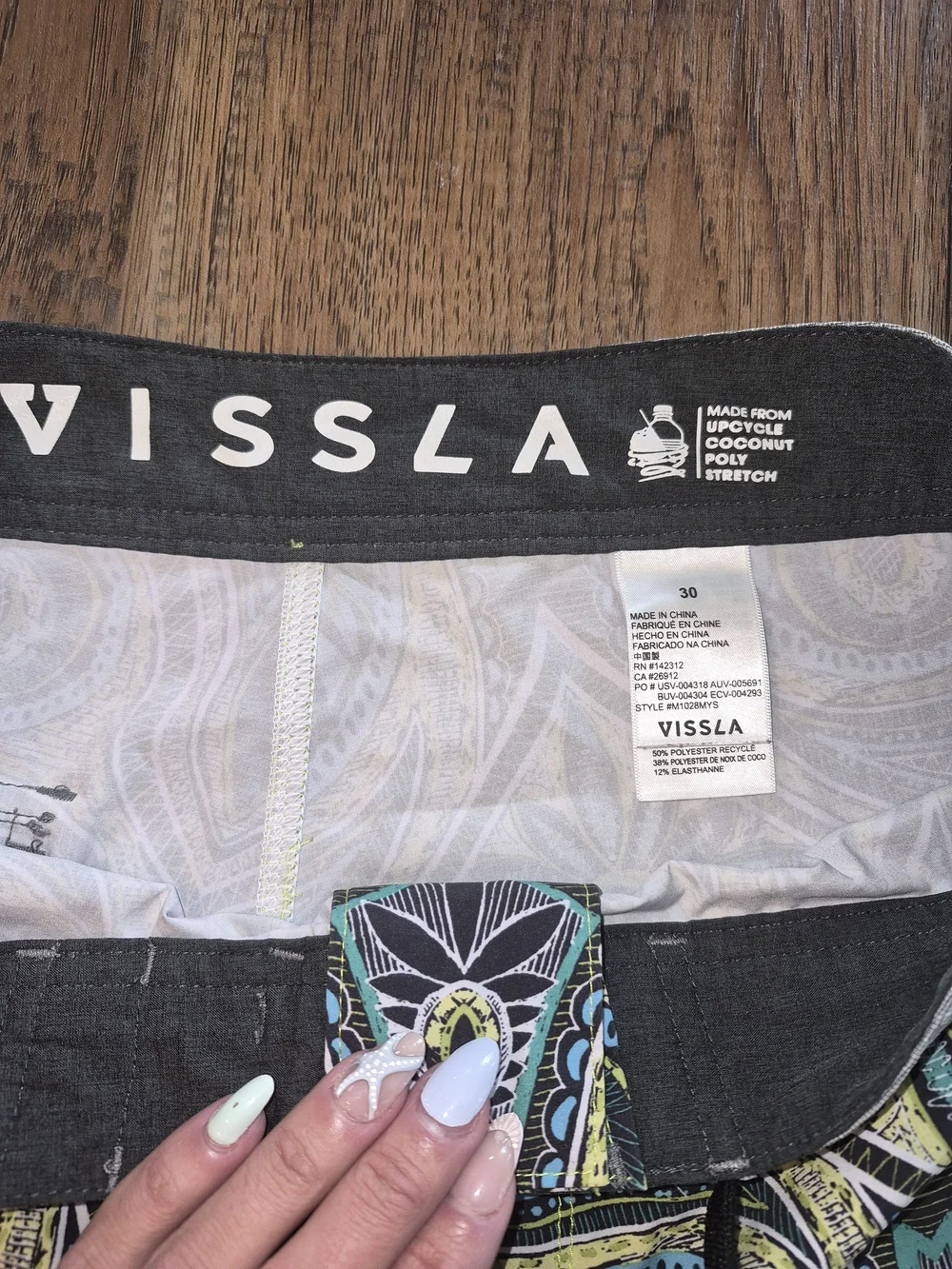Vissla Mystery Reef Boardshorts Swim Trunks  In Bright Sulfur Mens Sz 30